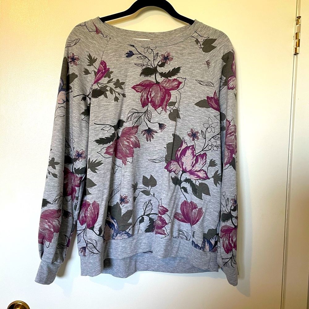Reitmans Gray and Pink Floral Sweatshirt